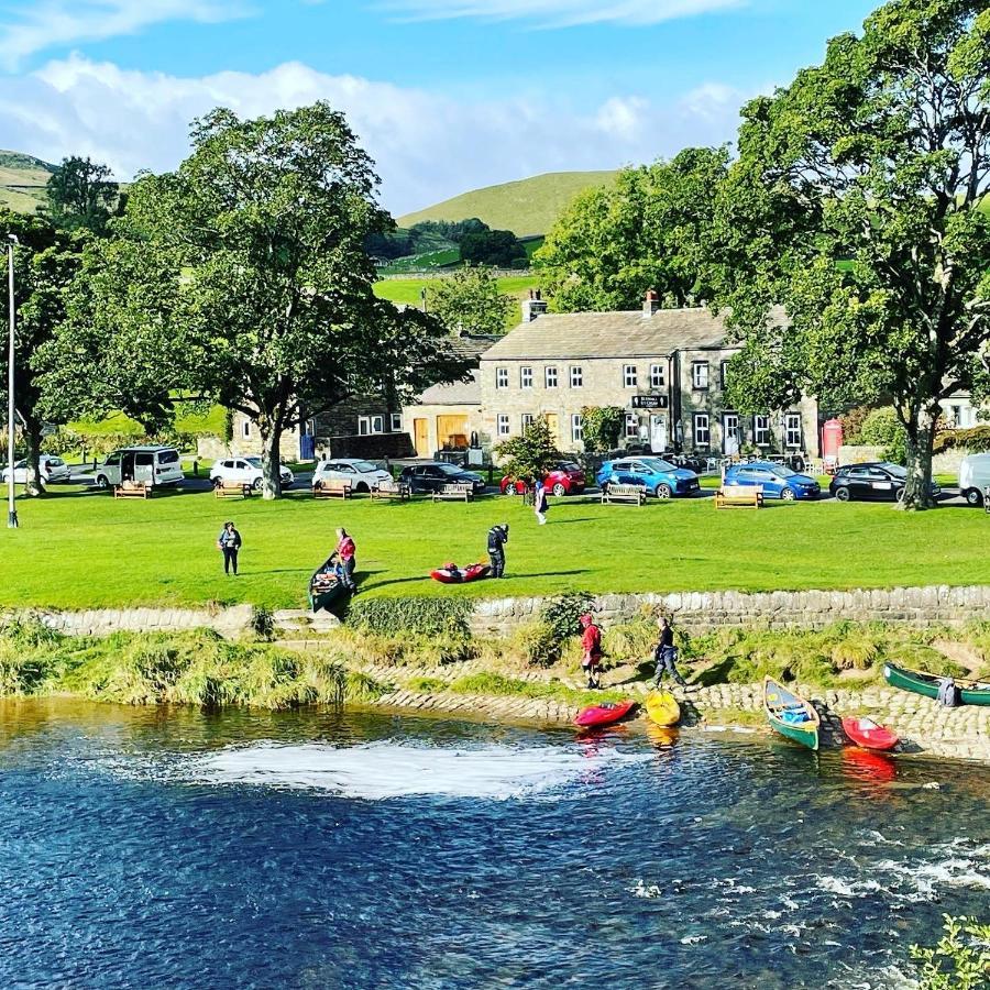 The Green At Burnsall Luaran gambar